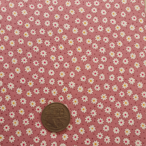 Tiny Pink Daisies Quilting cotton